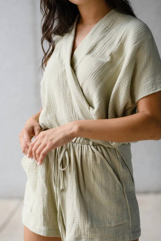 Cotton Gauze Sleeveless Twist Top