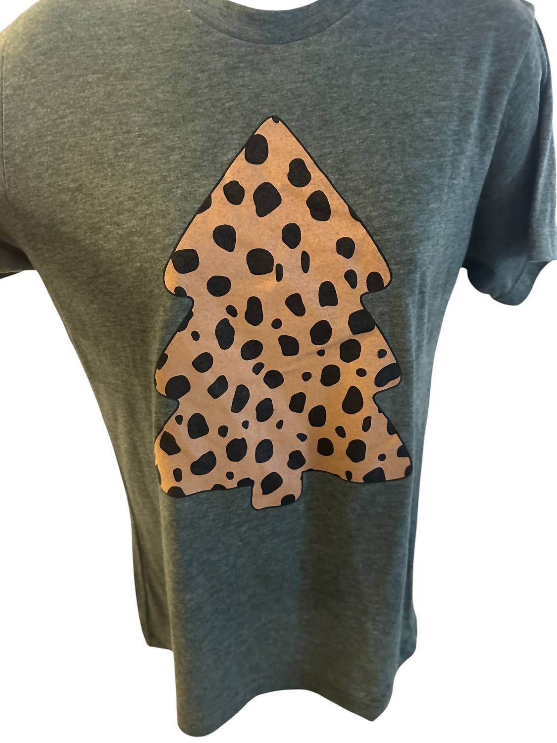 Glam n Go Boutique - LEOPARD CHRISTMAS TREE TEE - Rack Hunt