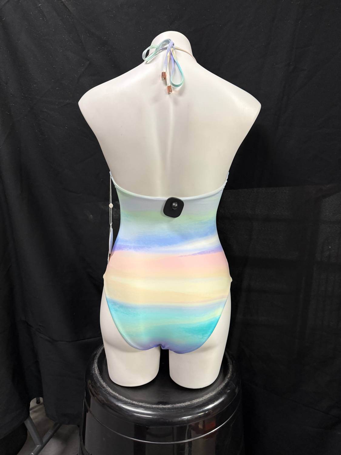 Radio Fiji - Santa Monica Cayo One Piece - Rack Hunt -