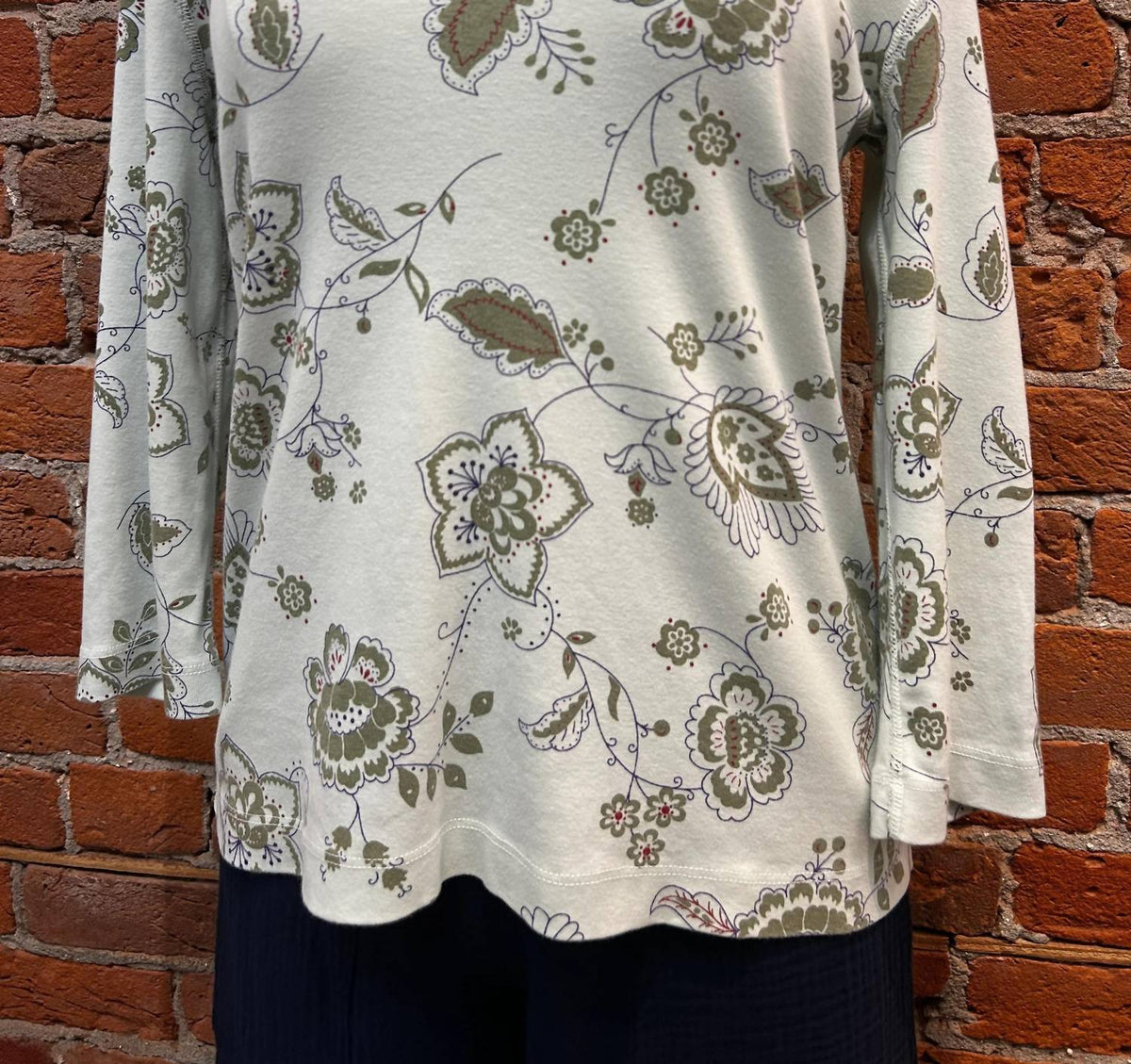 Women's V-neck 3/4-sleeve Tunic