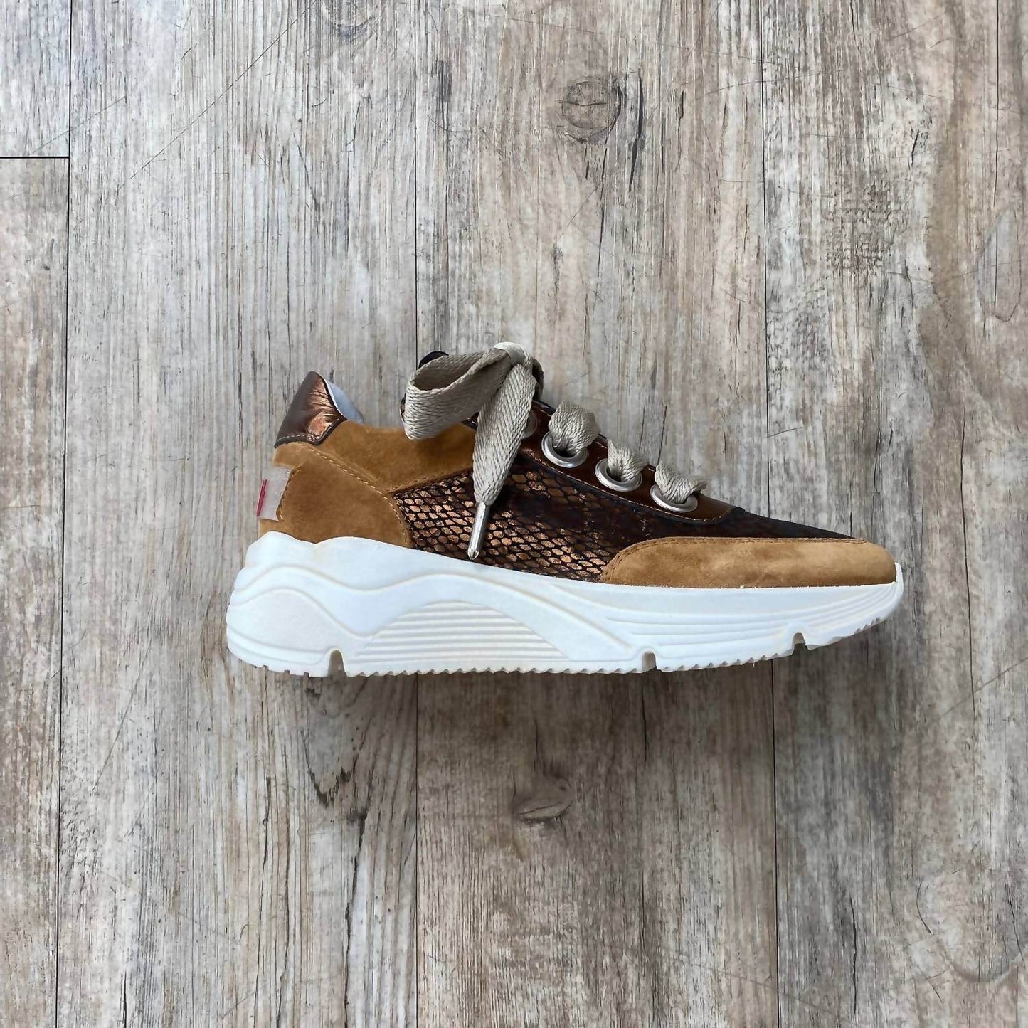 Vaddia - Women's Binx Perf Sneaker - Rack Hunt