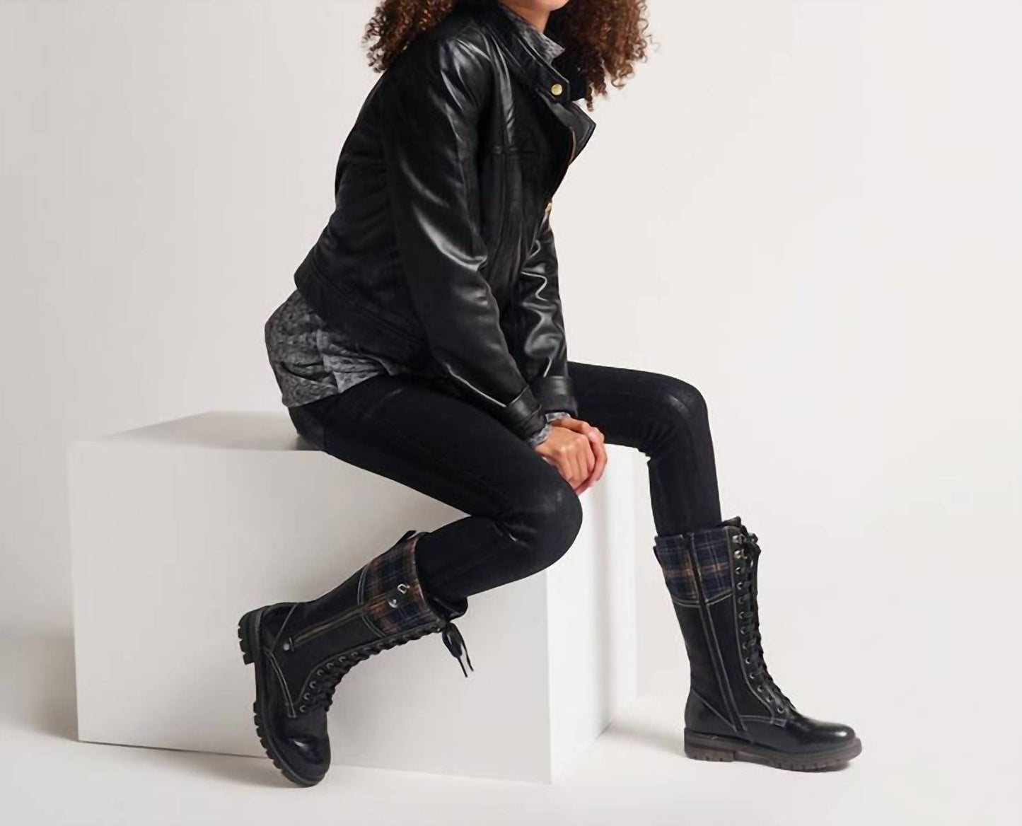 Women Chickeze Tall Boots