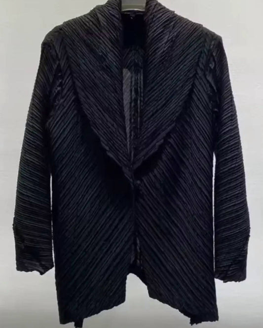 Women's Sculptured Pleated Blazer