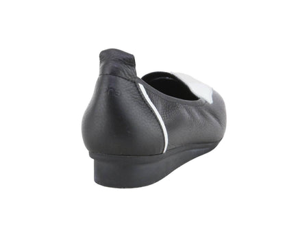 Women's Niwako Rocky Loafer