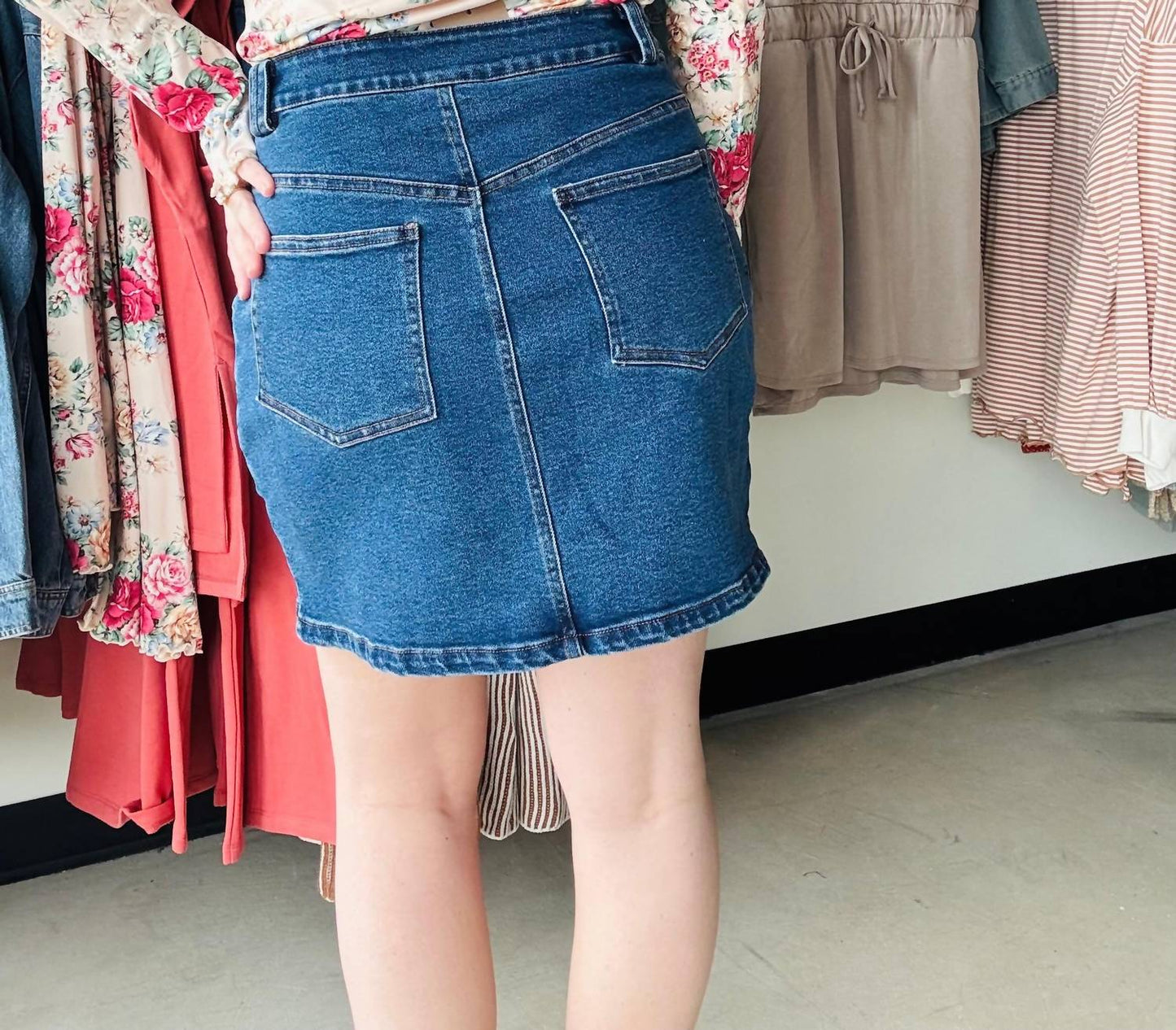 Women's Pocket Front Skirt