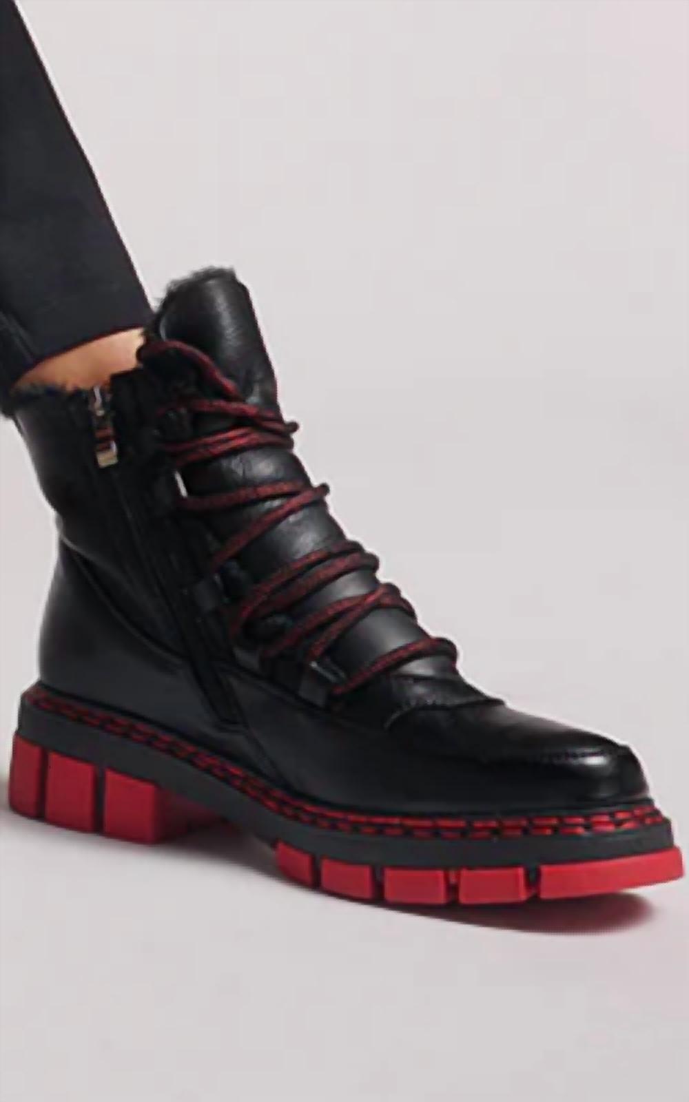 WOMEN'S SUPERTRAMP BOOT