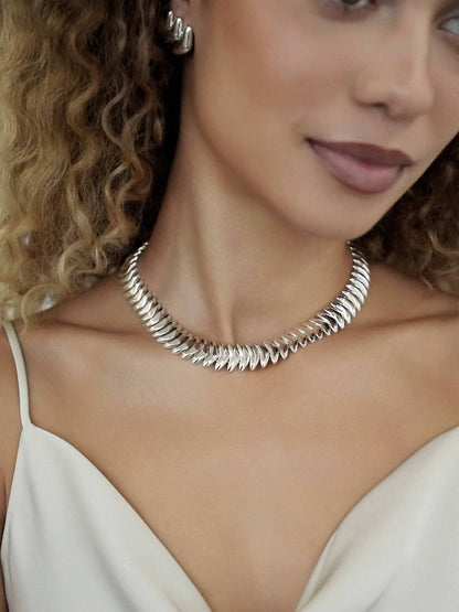 Women's Metal Moderna Necklace