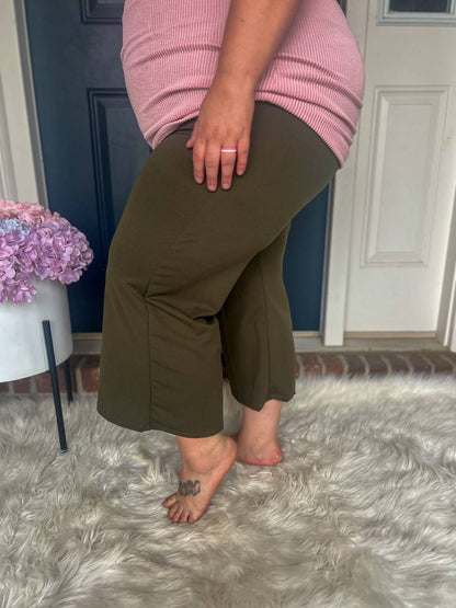 Lucy Wide Leg Stretchy Crop Pants