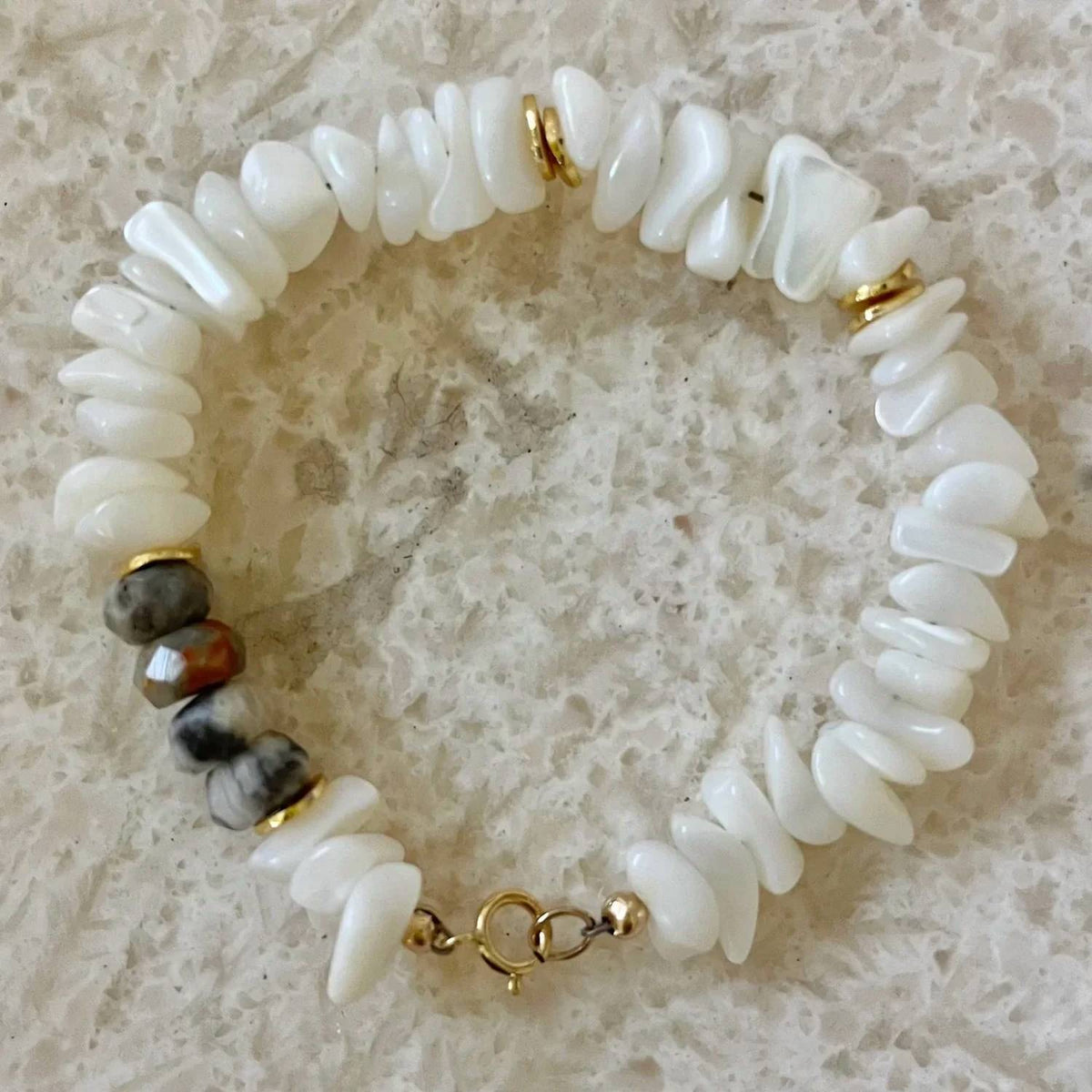 Women's Clavel Lace Agate & Mother Of Pearl Bracelet