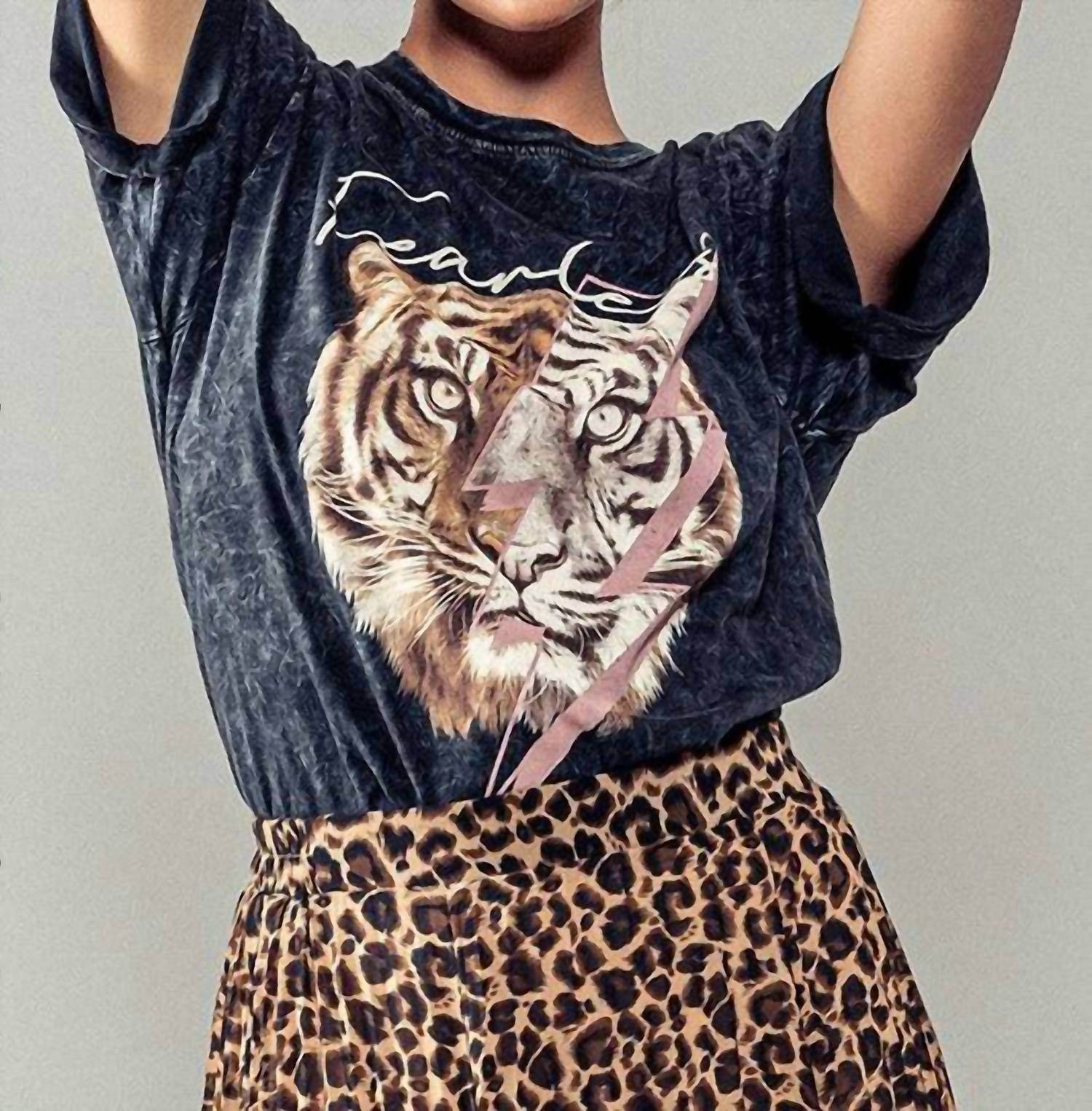 Love Vintage - Betty Tiger Oversized Top - Rack Hunt -