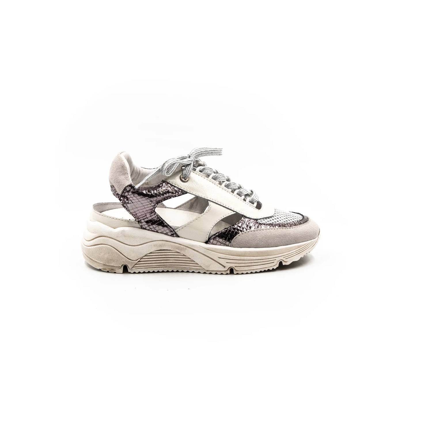 Vaddia - Women's Bose Sneaker - Rack Hunt