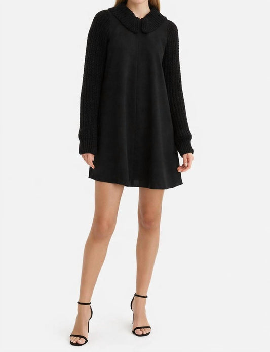 Peter Pan Collared Knit Dress