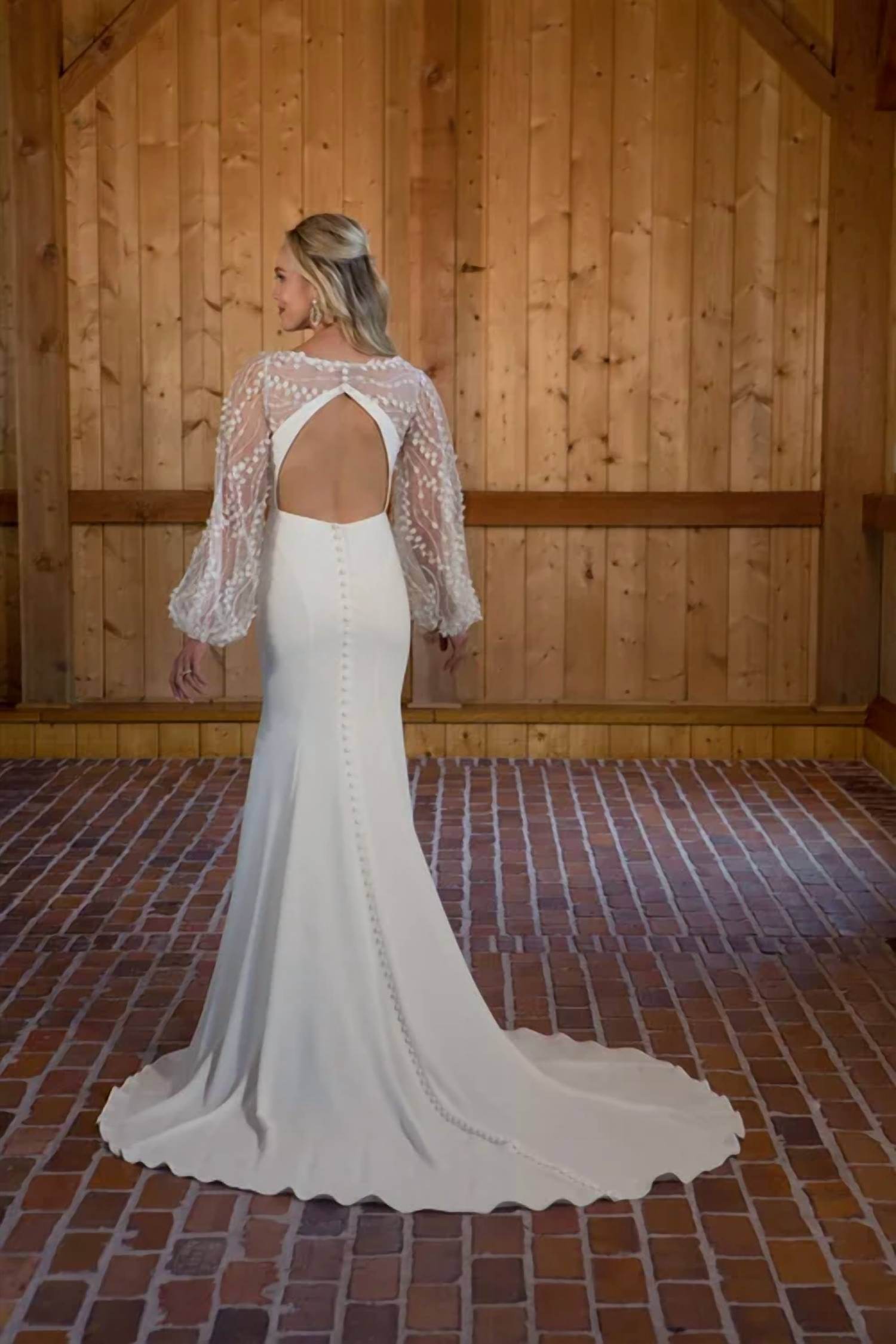 Essence of Australia - Modern Boho Wedding Dress - Rack Hunt -