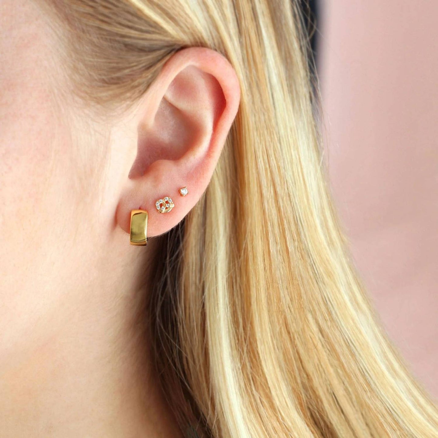 Women's Pretzel Crystal Stud Earrings