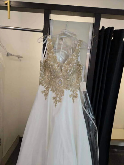 Karishma Creations - Women's Elegant Formal Dress With Lace Appliqué - Rack Hunt