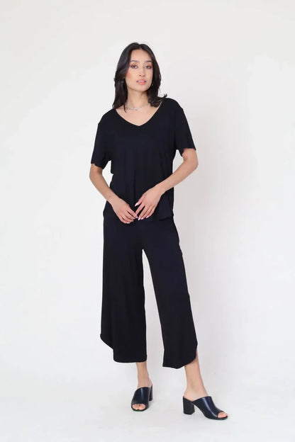 Diverse Group - Breathable Bamboo Capri Pants - Rack Hunt