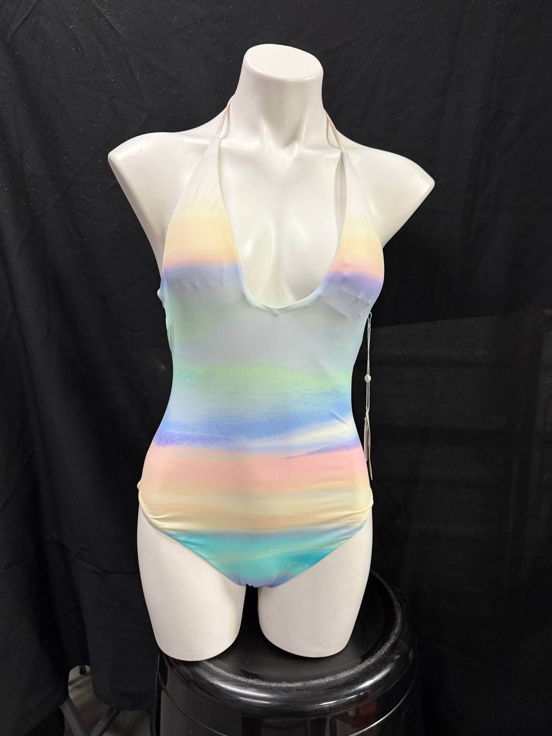 Radio Fiji - Santa Monica Cayo One Piece - Rack Hunt -