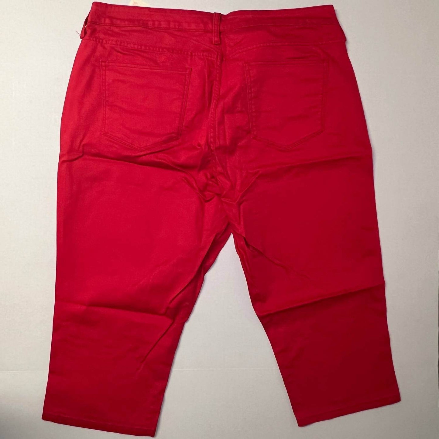 St. John's Bay - Women's Mid-rise Secretly Slender Capri Pants - Rack Hunt -