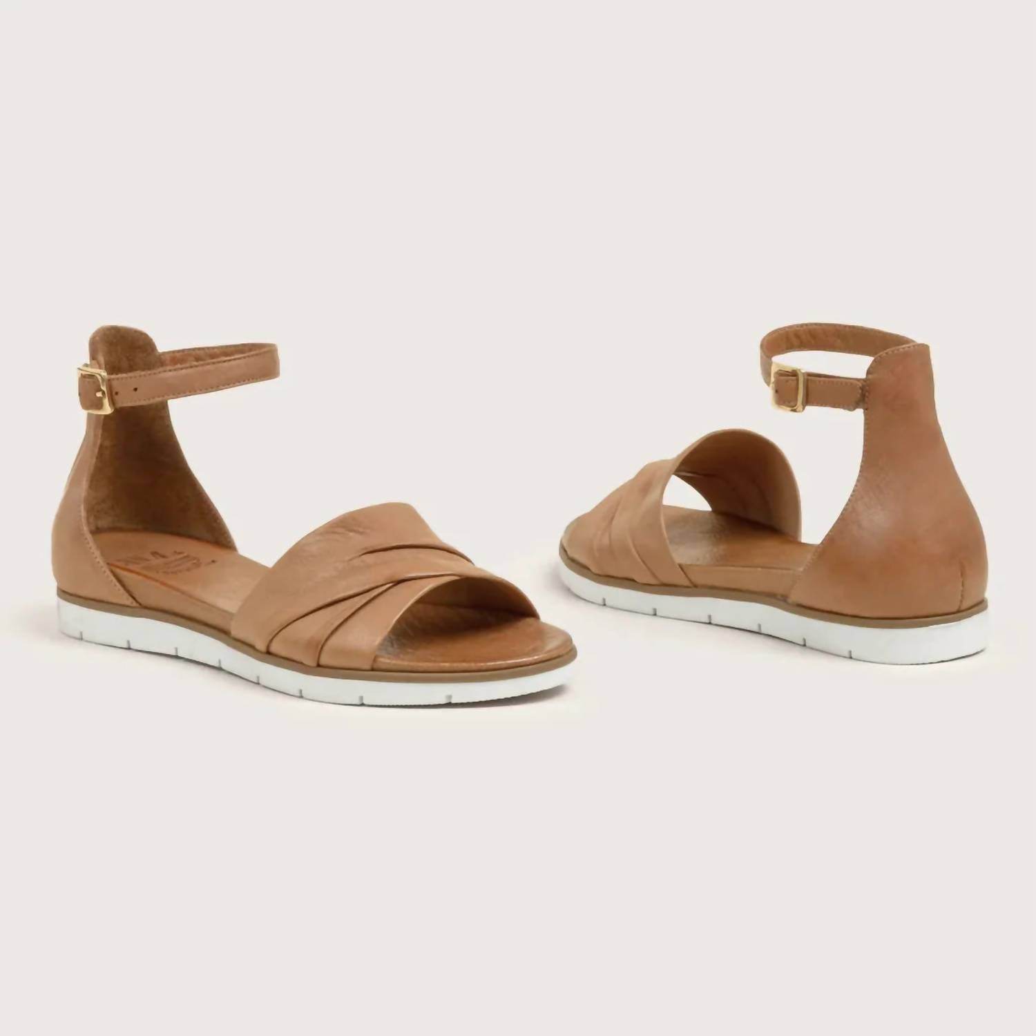 DNA Footwear - Women's Leather Sandal - Rack Hunt