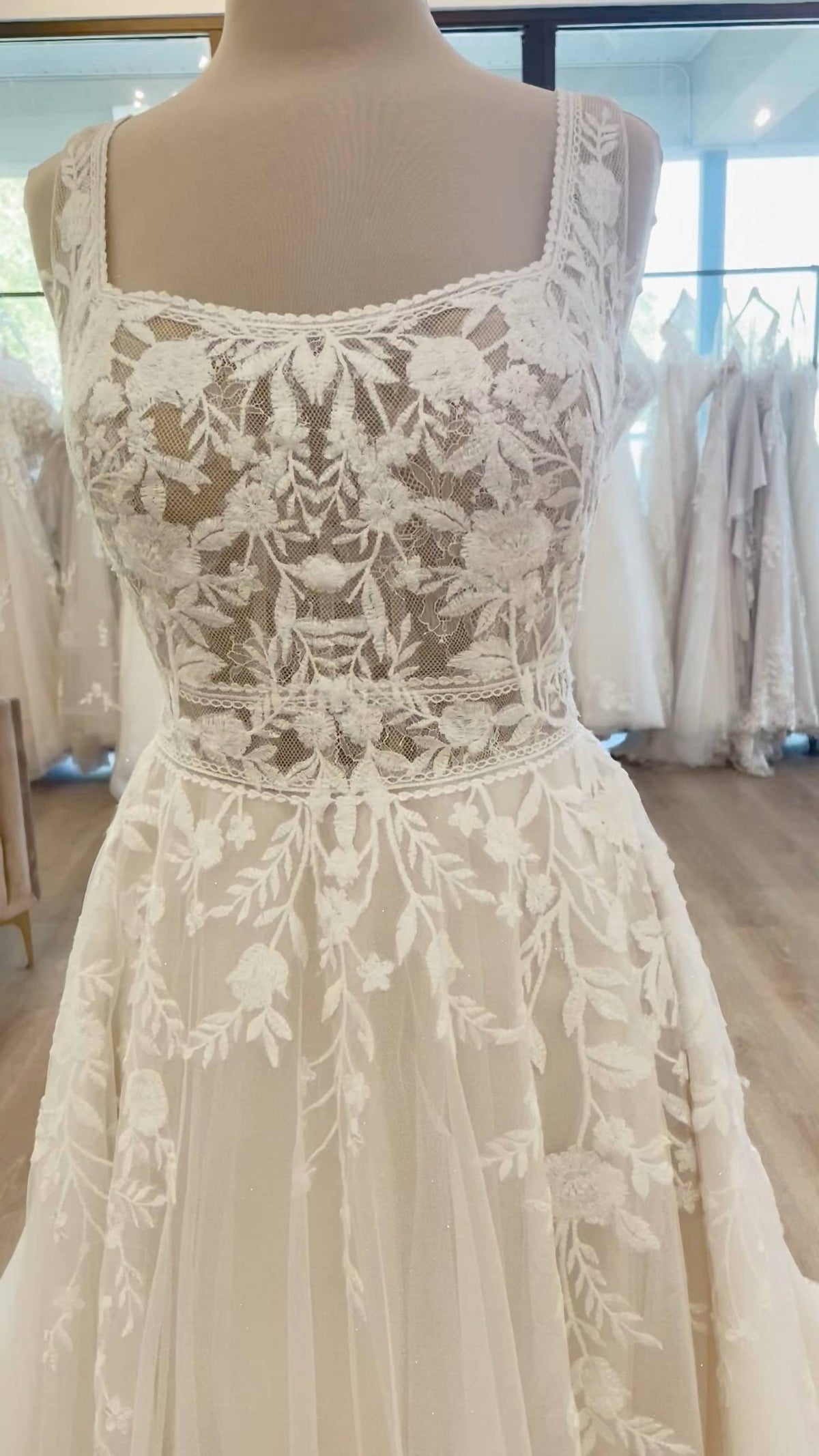 Women's Sleeveless Gown