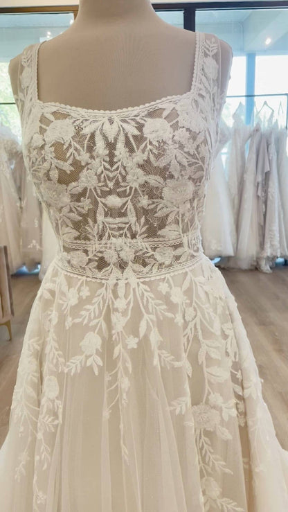 Women's Sleeveless Gown