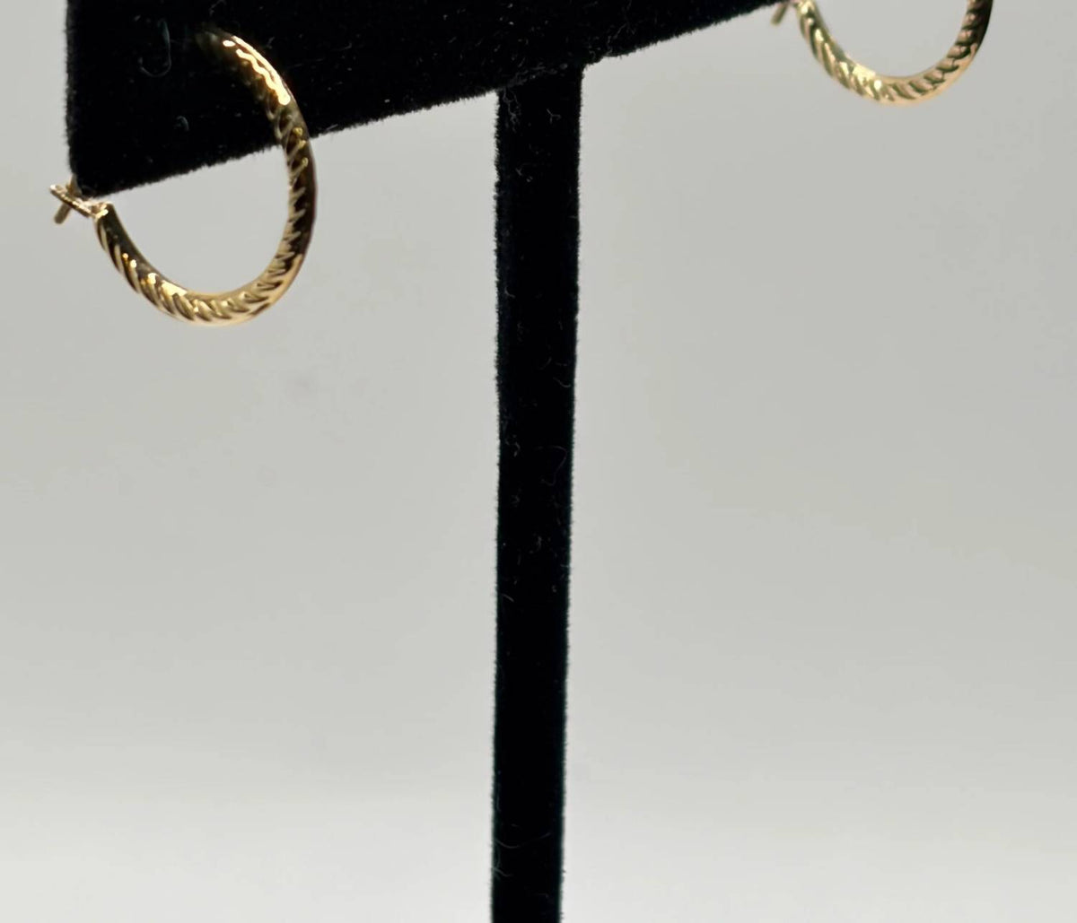 Women's Polished Ribbed Textured Extra Small Hoop Earrings