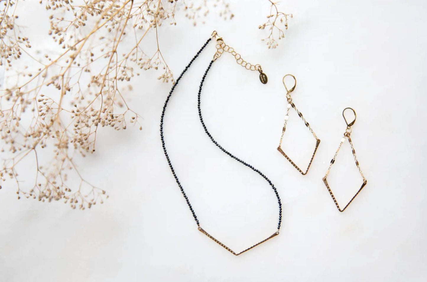 Women's V Medium Earrings
