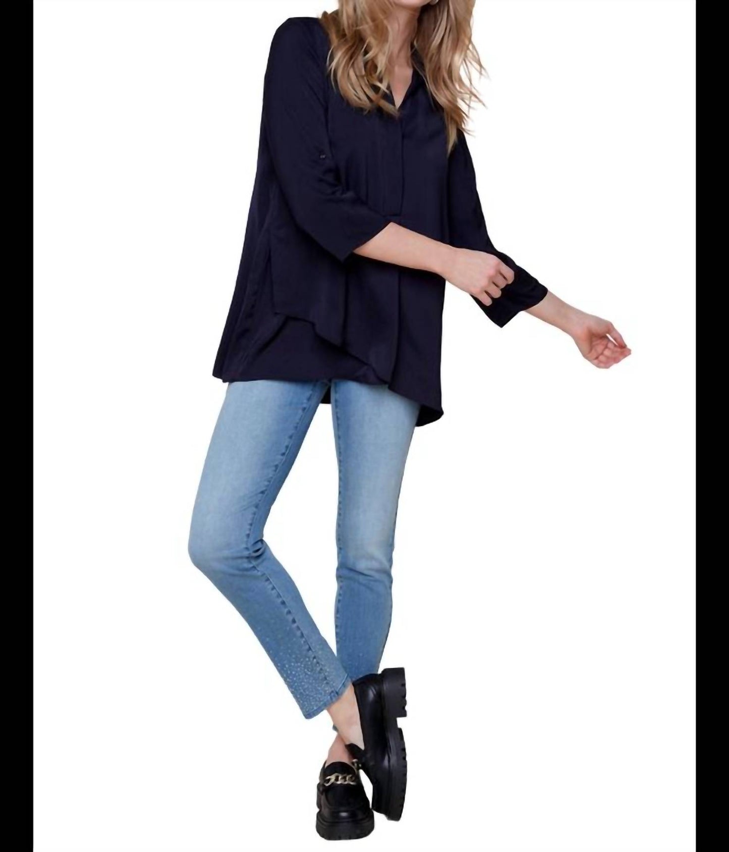 Airflow V-neck Blouse