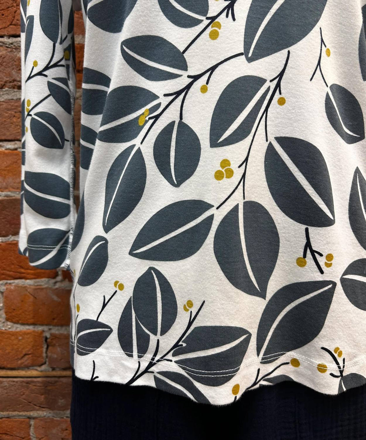 Women's V-neck 3/4-sleeve Tunic