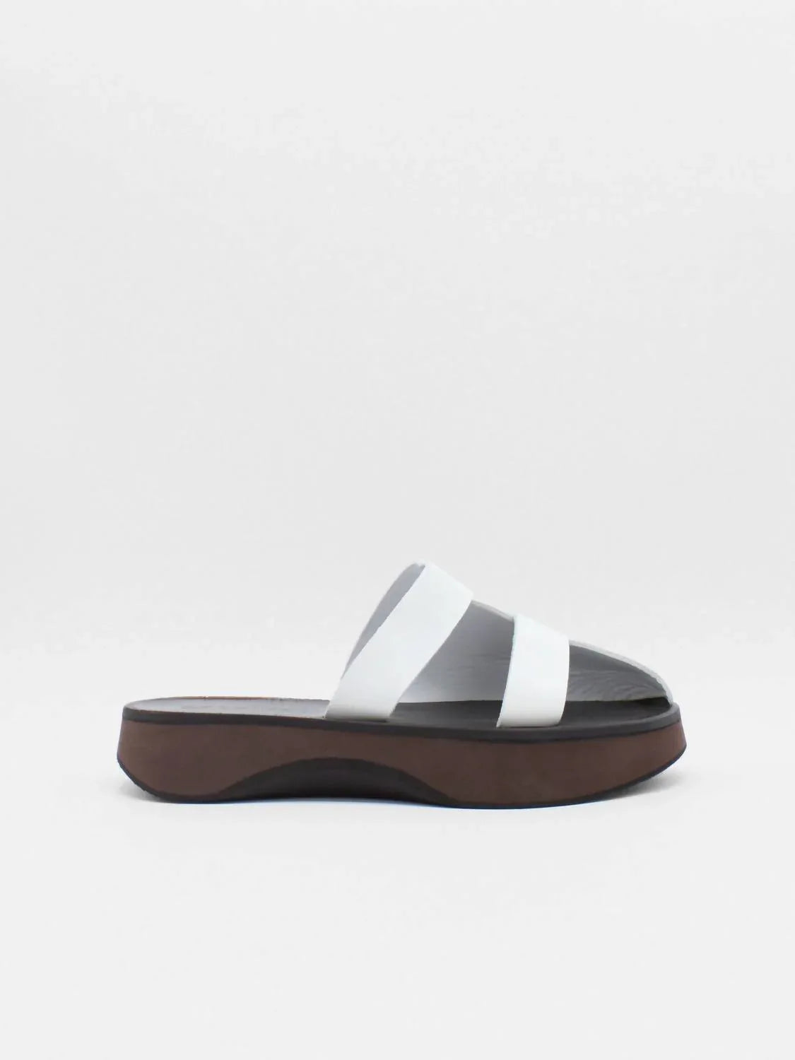 About Arianne - Women's Enzo Slide - Rack Hunt