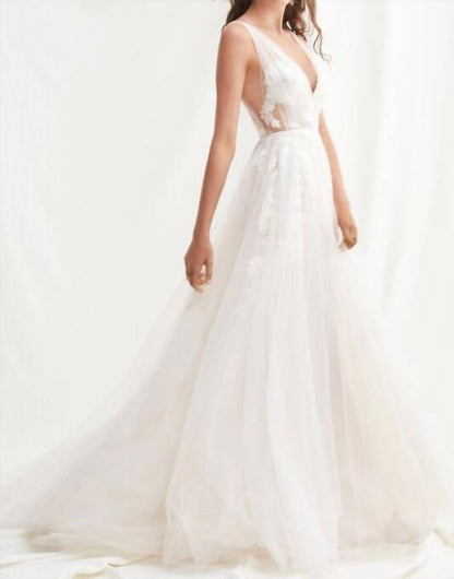 Lainie V-back Bridal Gown