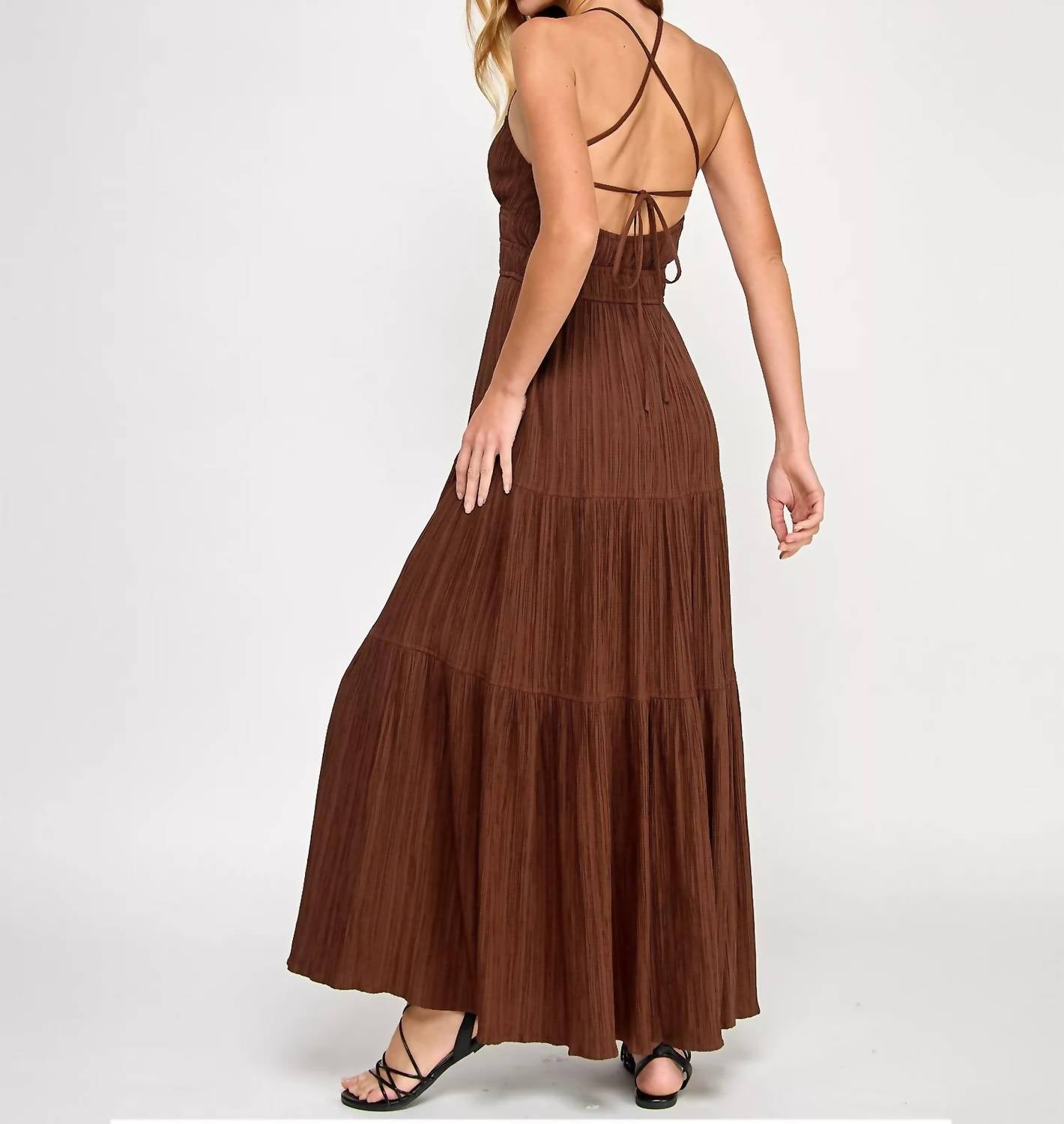 Juniors' Textured Keyhole Strappy Maxi Dress