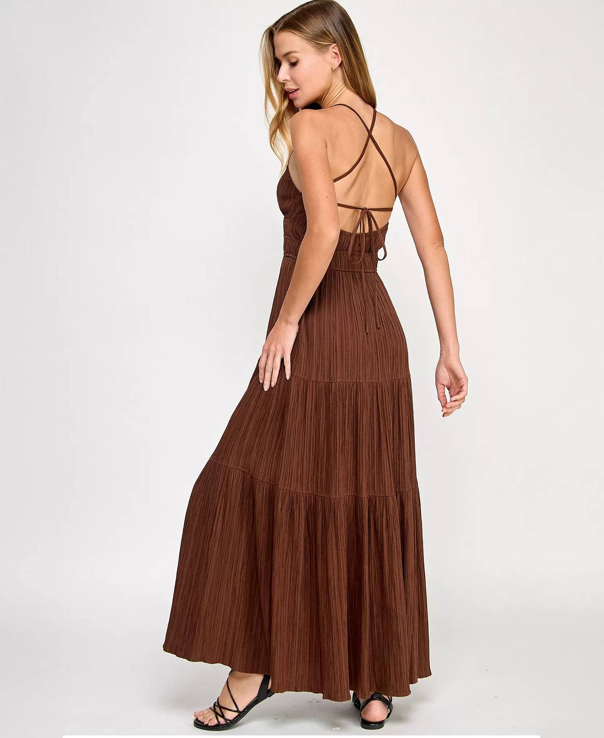 Juniors' Textured Keyhole Strappy Maxi Dress