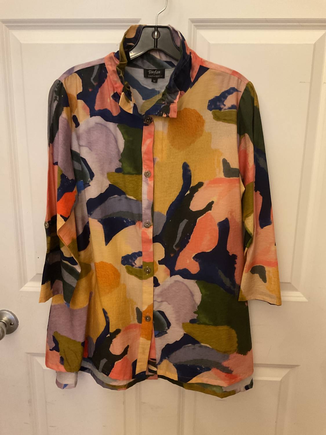 Women's Wire Collar Button Down Shirt