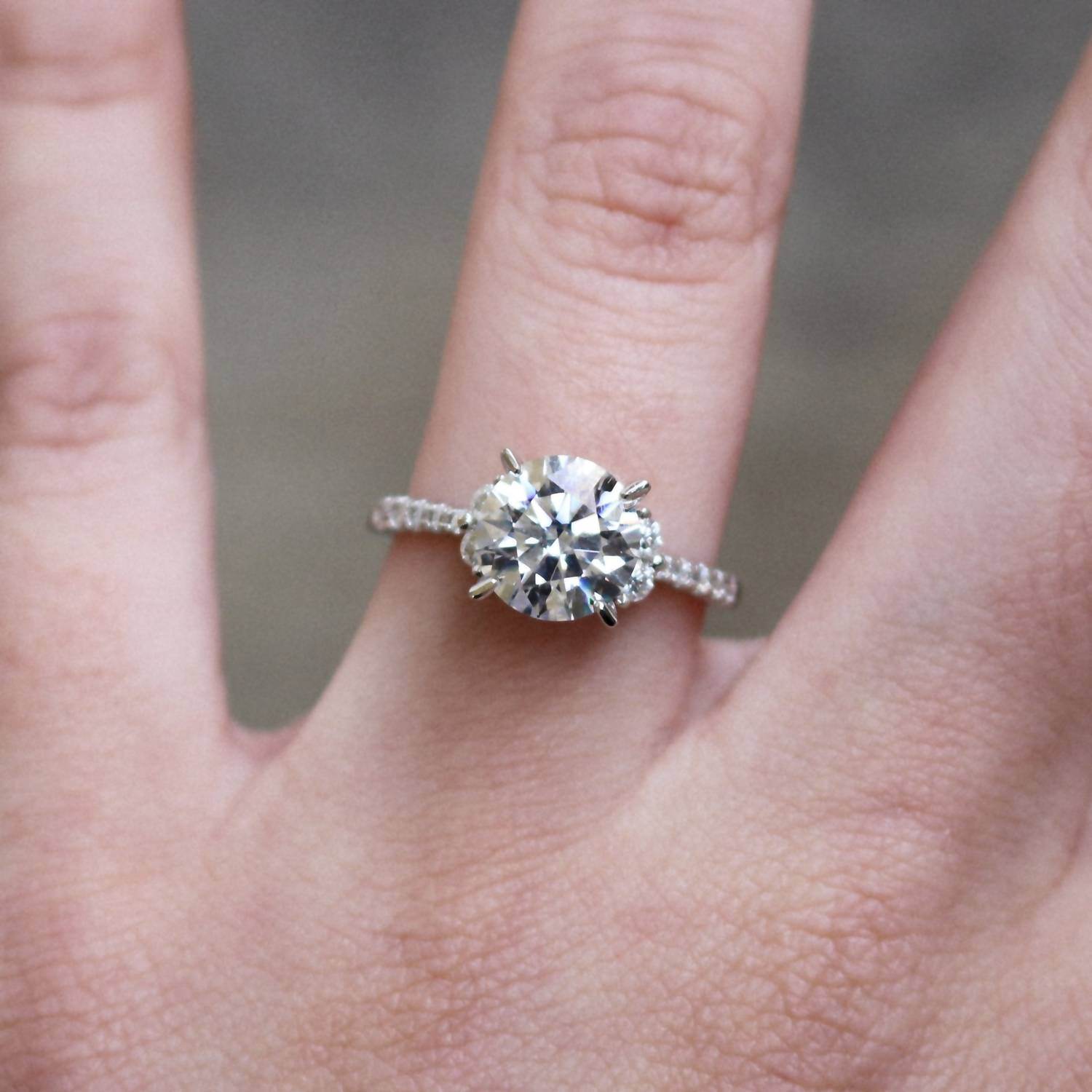 Allyanna Gifts - Women's 2.0ct 8.0mm Moissanite Engagement Ring - Rack Hunt