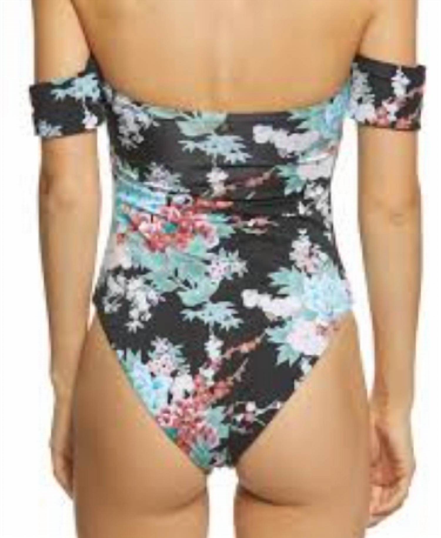 Radio Fiji - Kyoto Mariko One Piece - Rack Hunt -