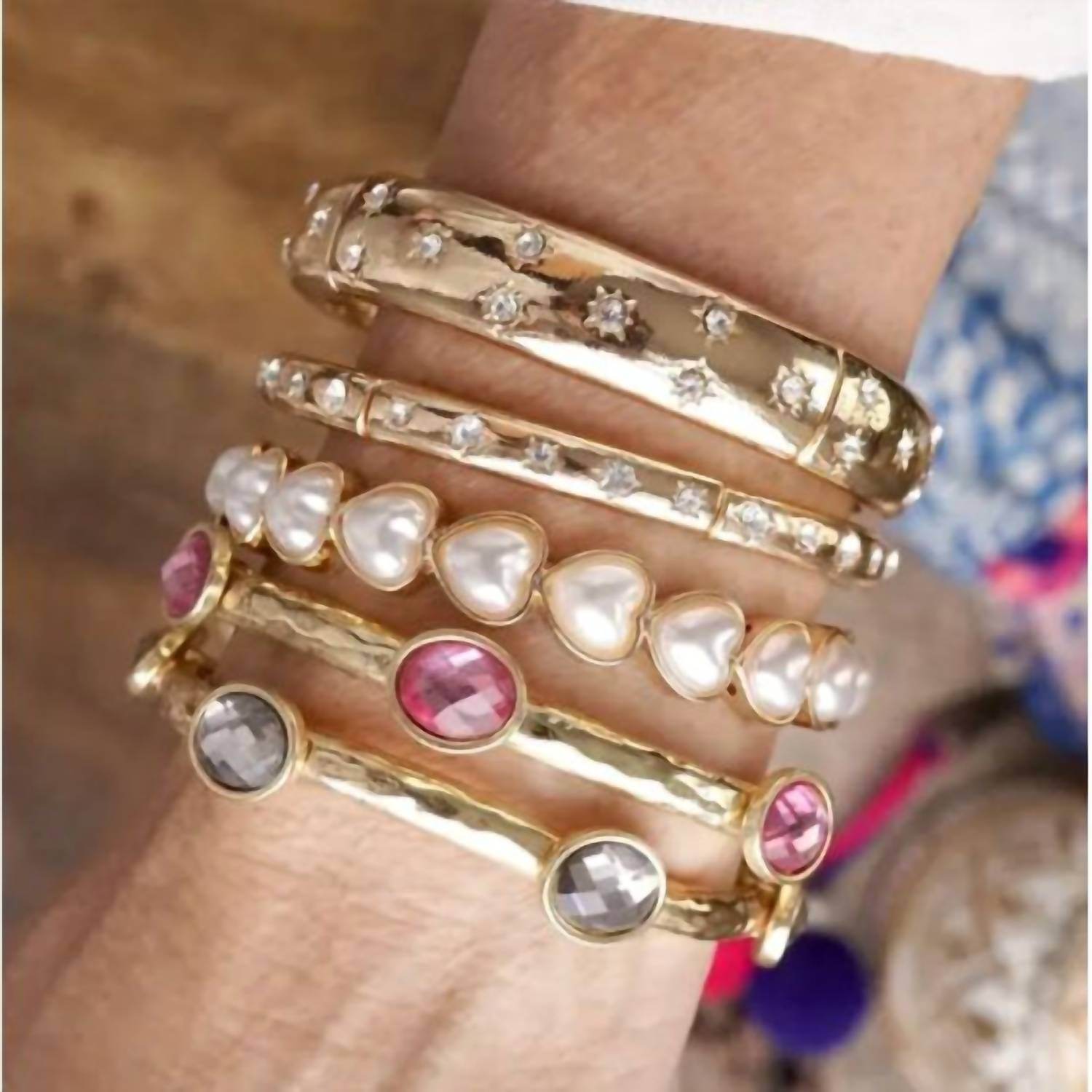 PennyLine Inc - Women's Pearl Hearts Stretchy Bangle - Rack Hunt -