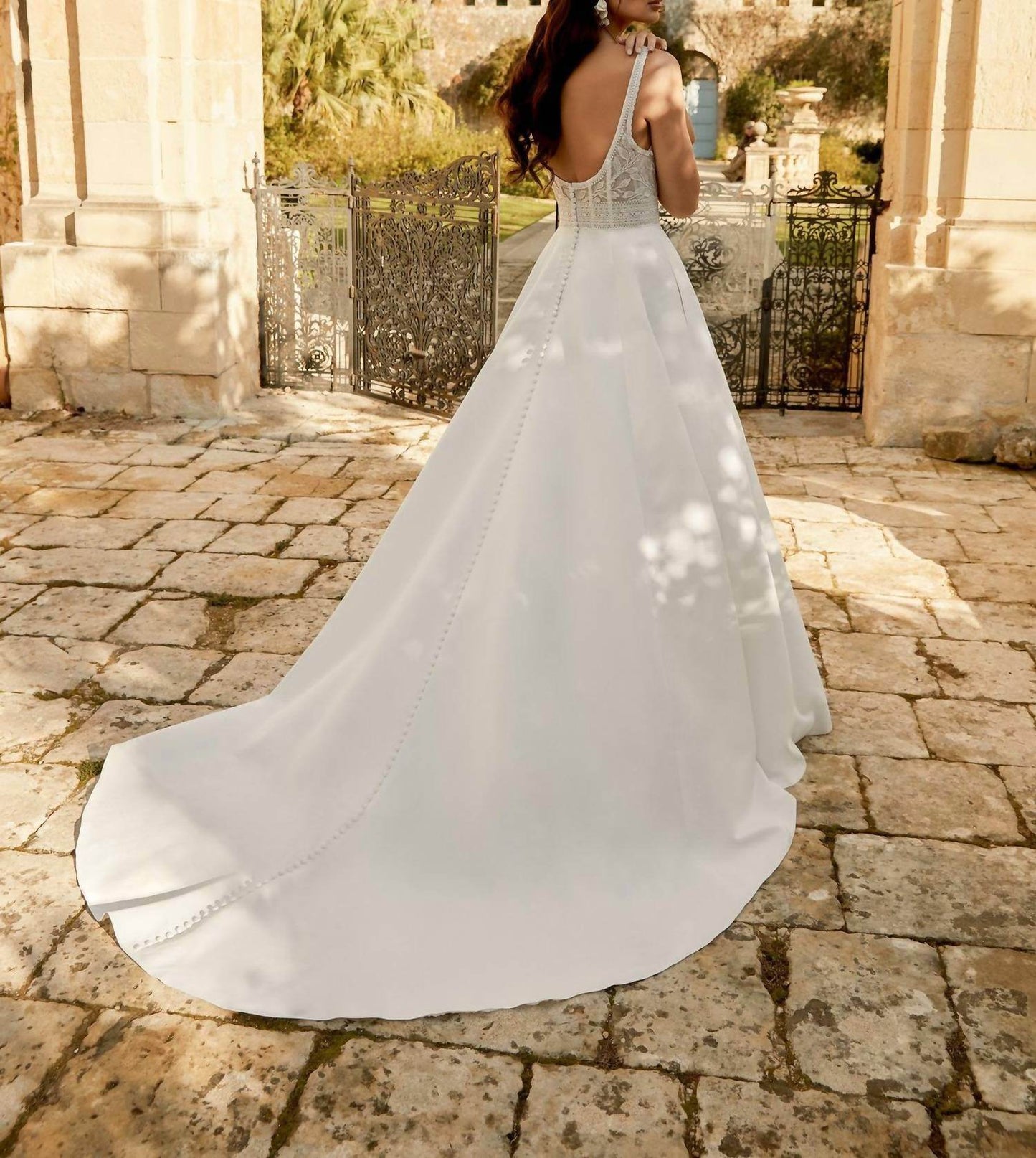 Justin Alexander - Square Neckline Wedding Gown - Rack Hunt