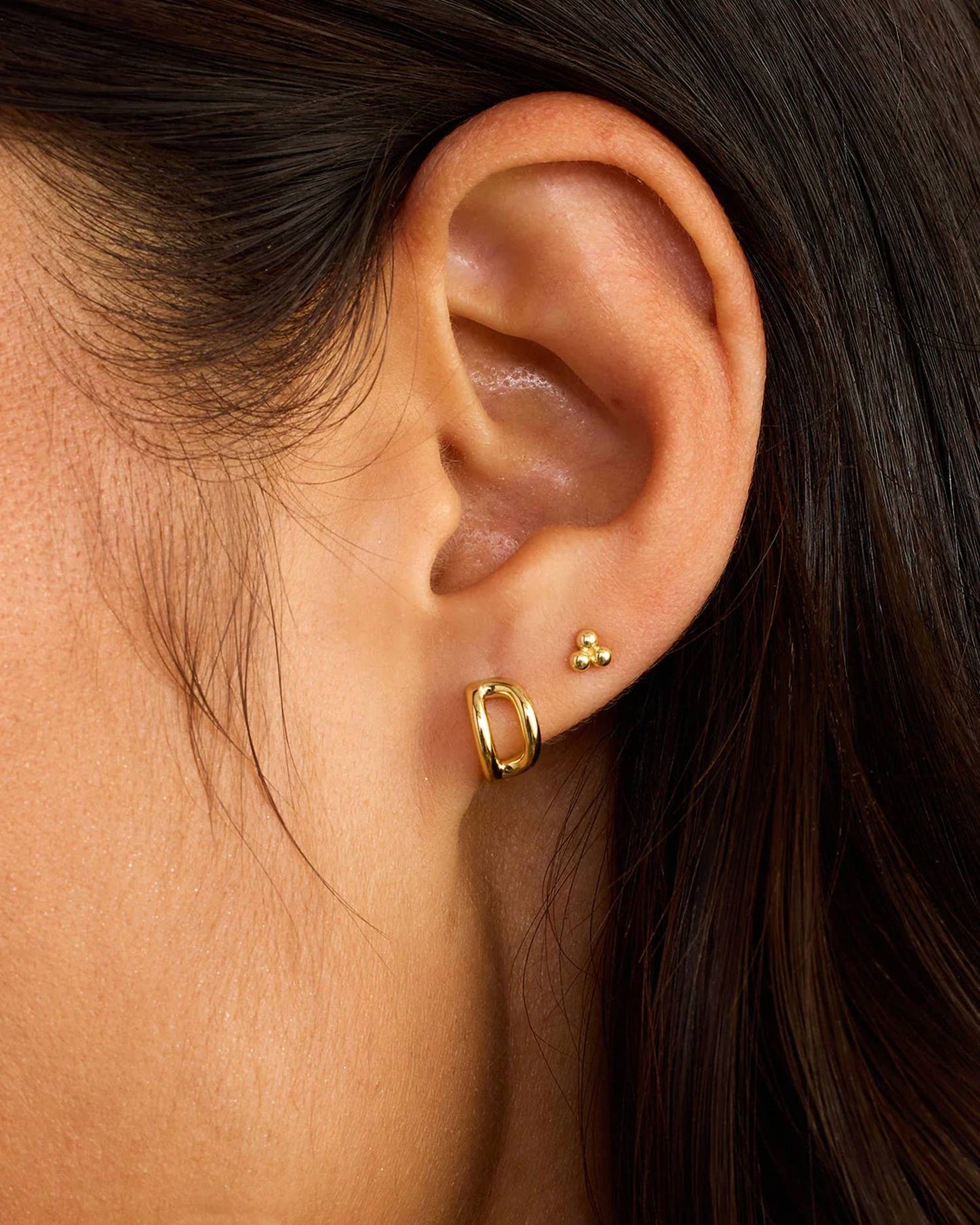 Women's Alphabet D Single Huggie Earrings