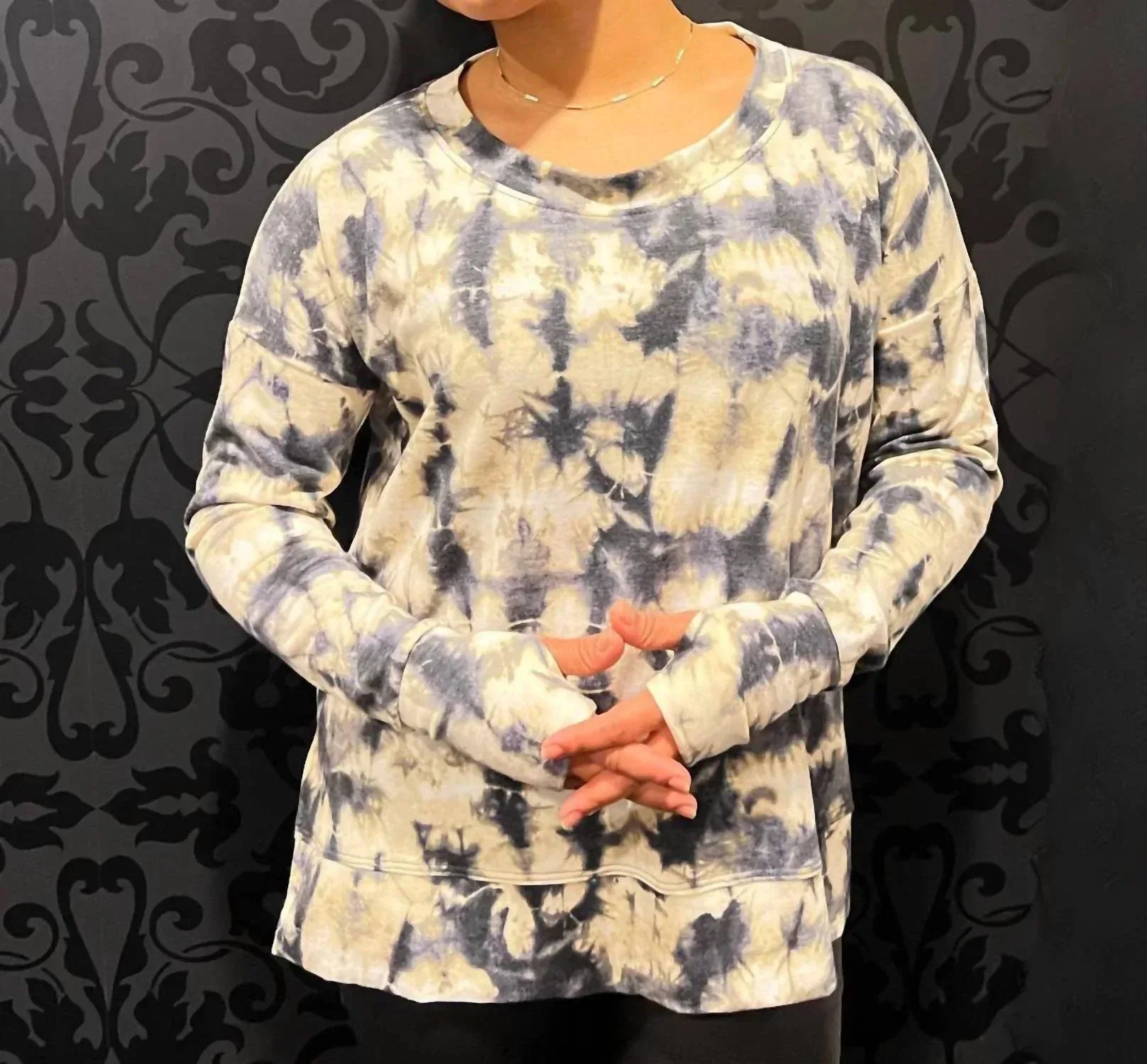 Alyssa Thomas - V & Crew Neck Sweatshirts - Rack Hunt