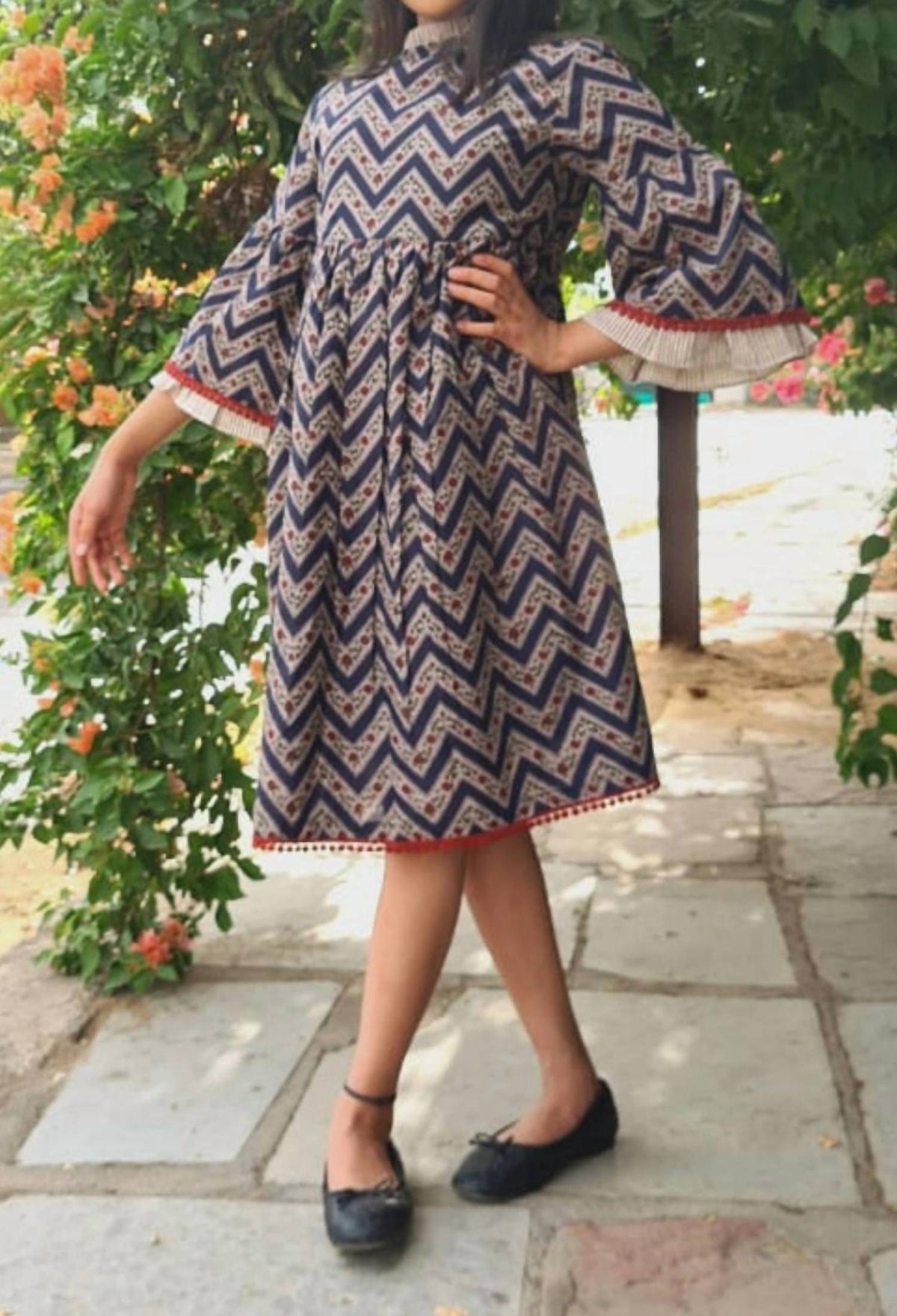 Girls Bell-sleeves Zig-zag Dress