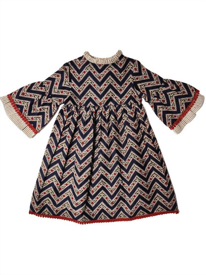 Girls Bell-sleeves Zig-zag Dress