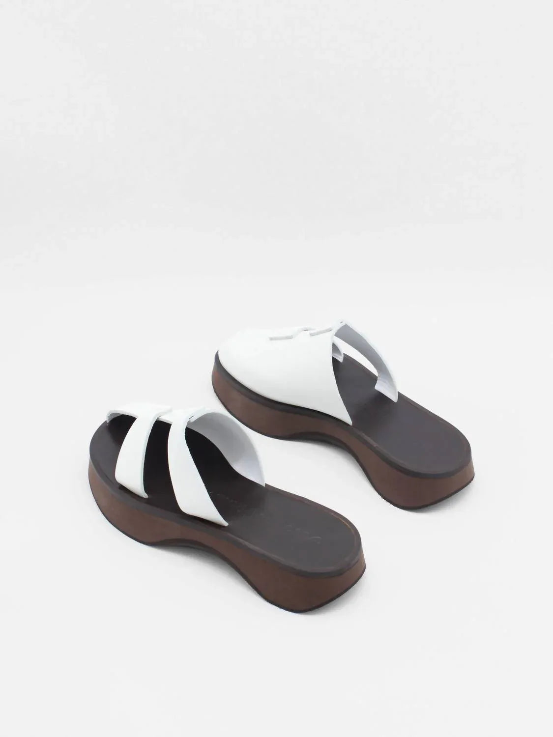 About Arianne - Women's Enzo Slide - side view - Rack Hunt