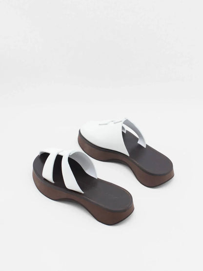 About Arianne - Women's Enzo Slide - side view - Rack Hunt