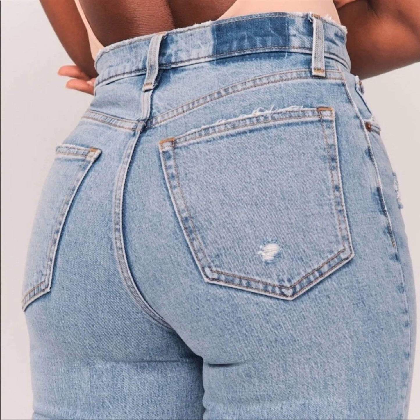 Ultra High Rise 90s Straight Jean