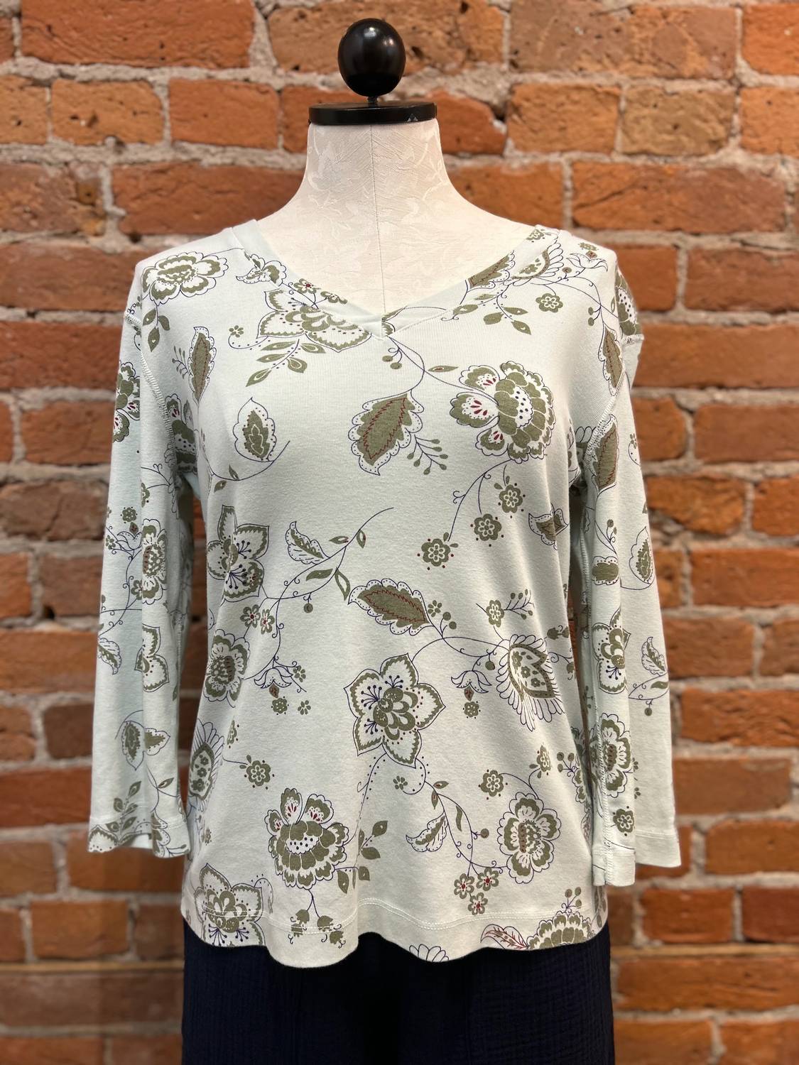 Women's V-neck 3/4-sleeve Tunic