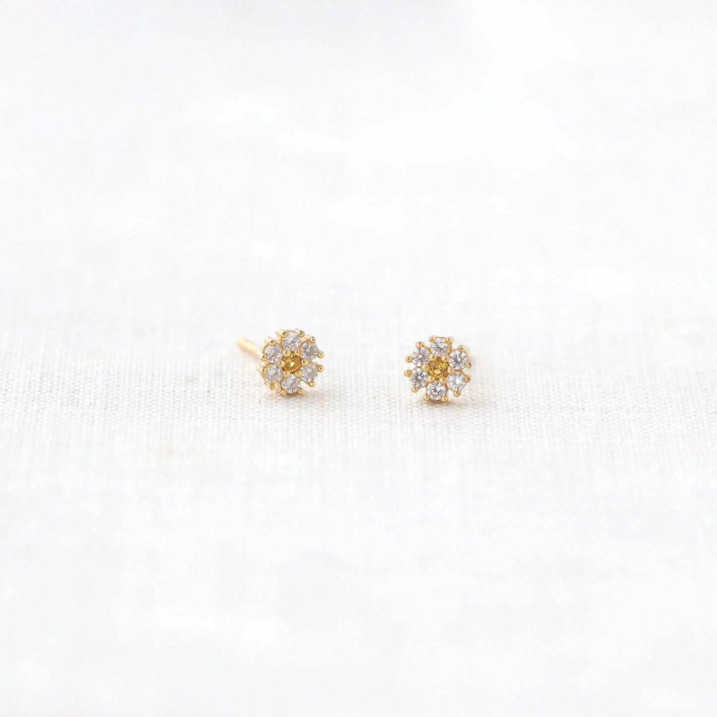 Wome's Daisy Crystal Stud Earrings