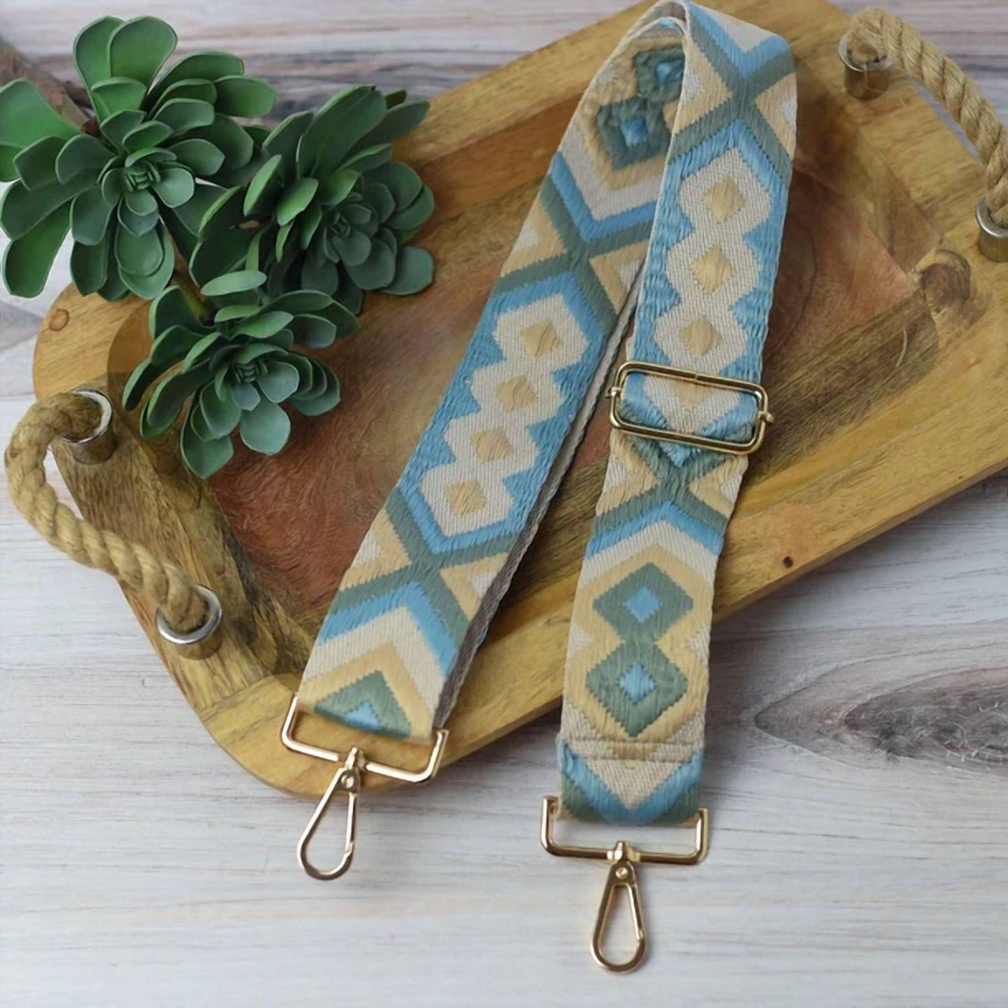 Women's Geometric Woven Adjustable Crossbody Strap
