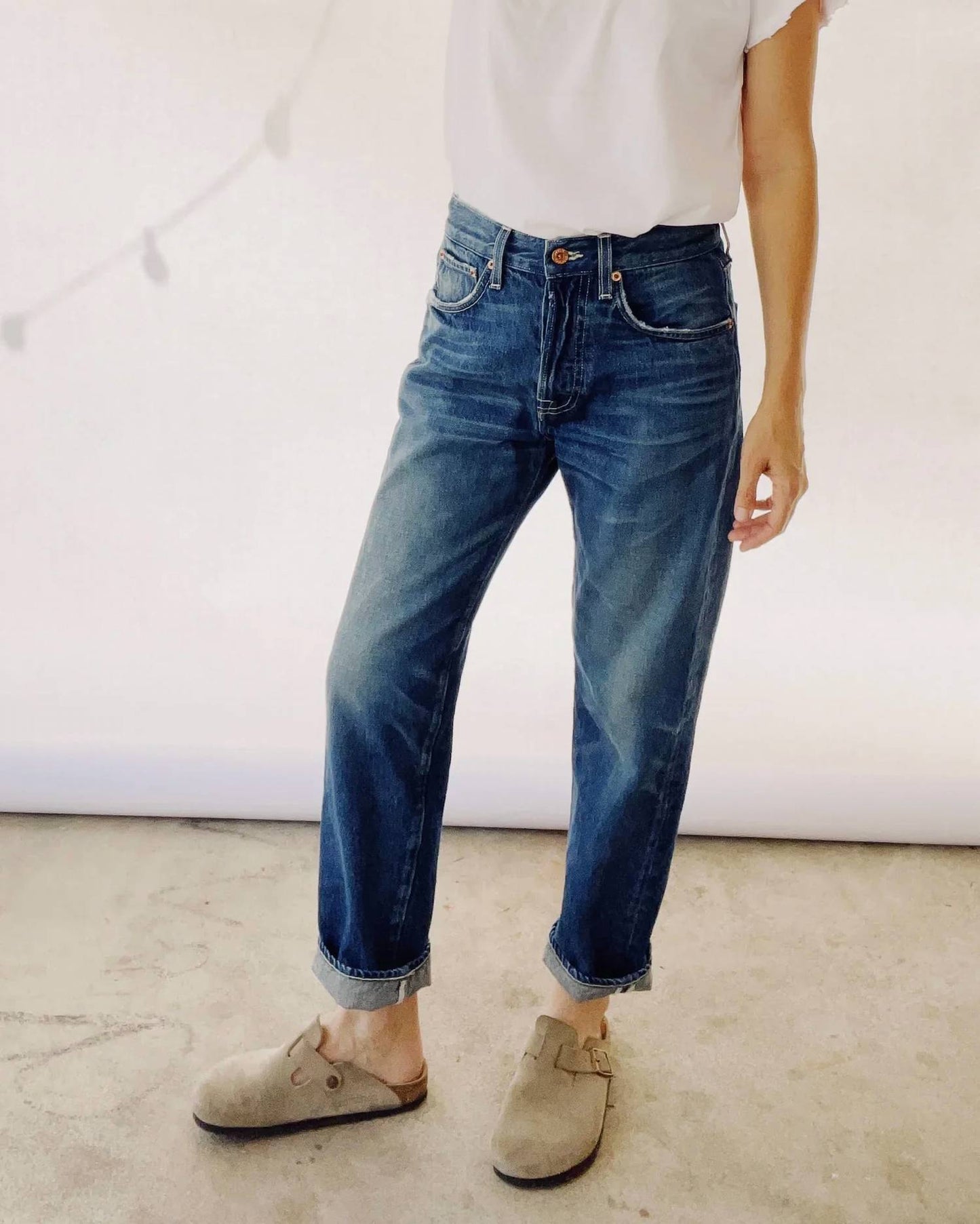 Loose Crop Mid Rise Jeans