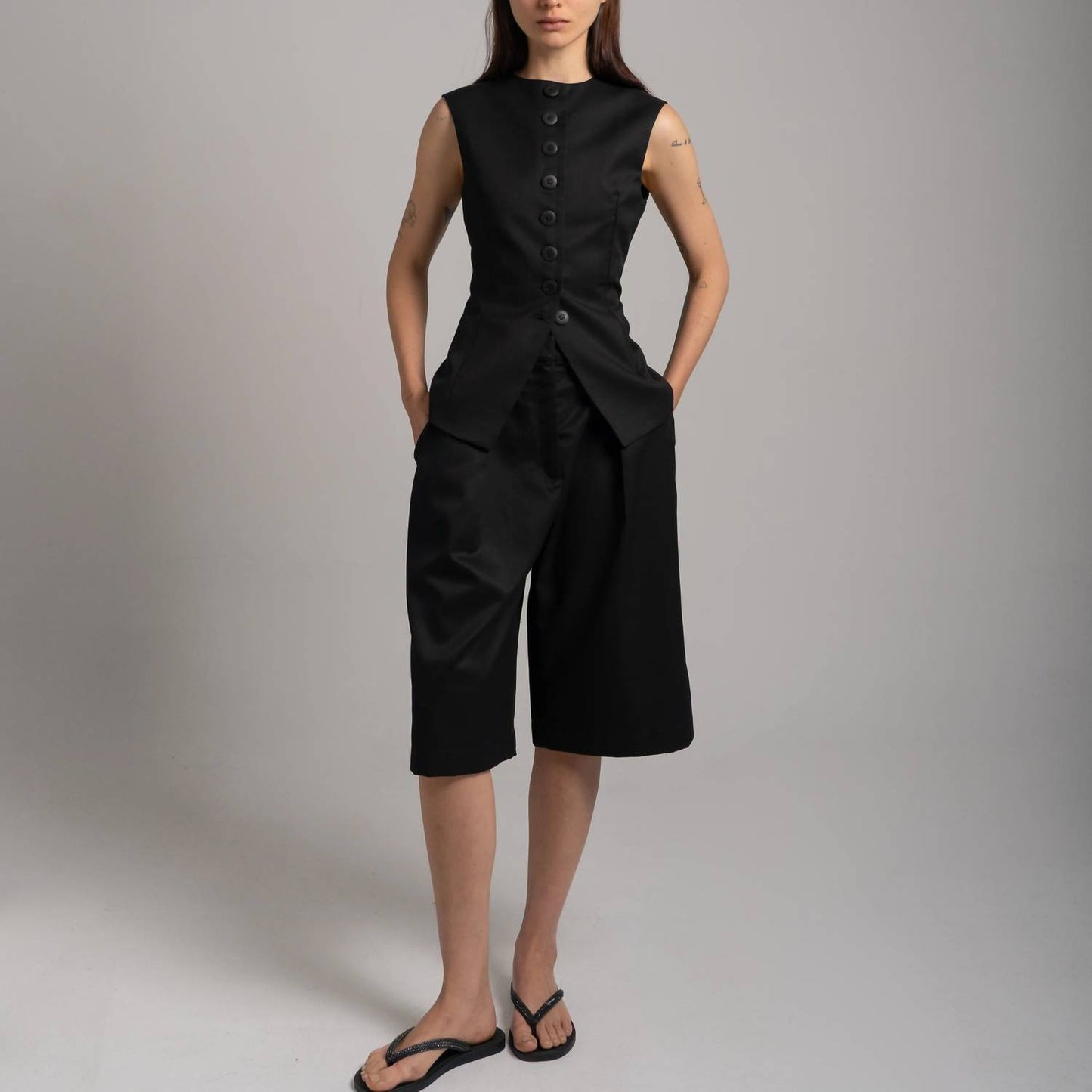 Sleeveless Sculpted Vest